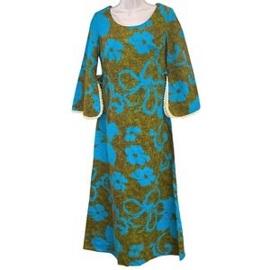 Vintage 70s Hawaiian Dress Island Casuals Bell Sleeve Floral A-Line Waikiki